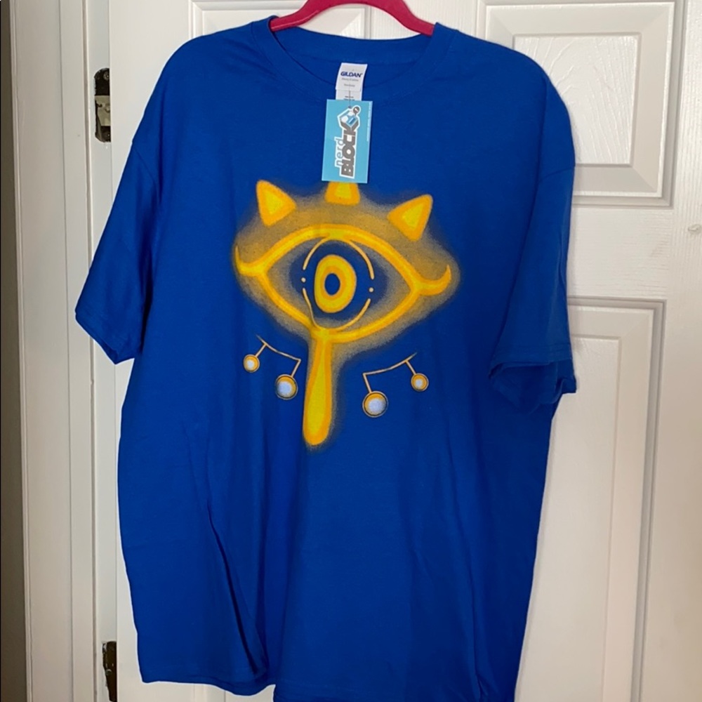 Blue Zelda T-shirt from Nerd Block. Brand new!